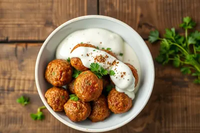 Köfte turca de pavo con salsa de yogur